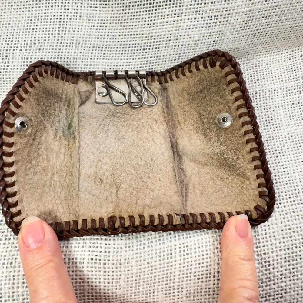 Groovy Hand Tooled Leather Mushroom Key Holder Case‎ Boho Hippie Vintage